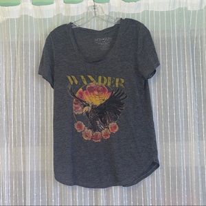 Super cute graphic tee🦅